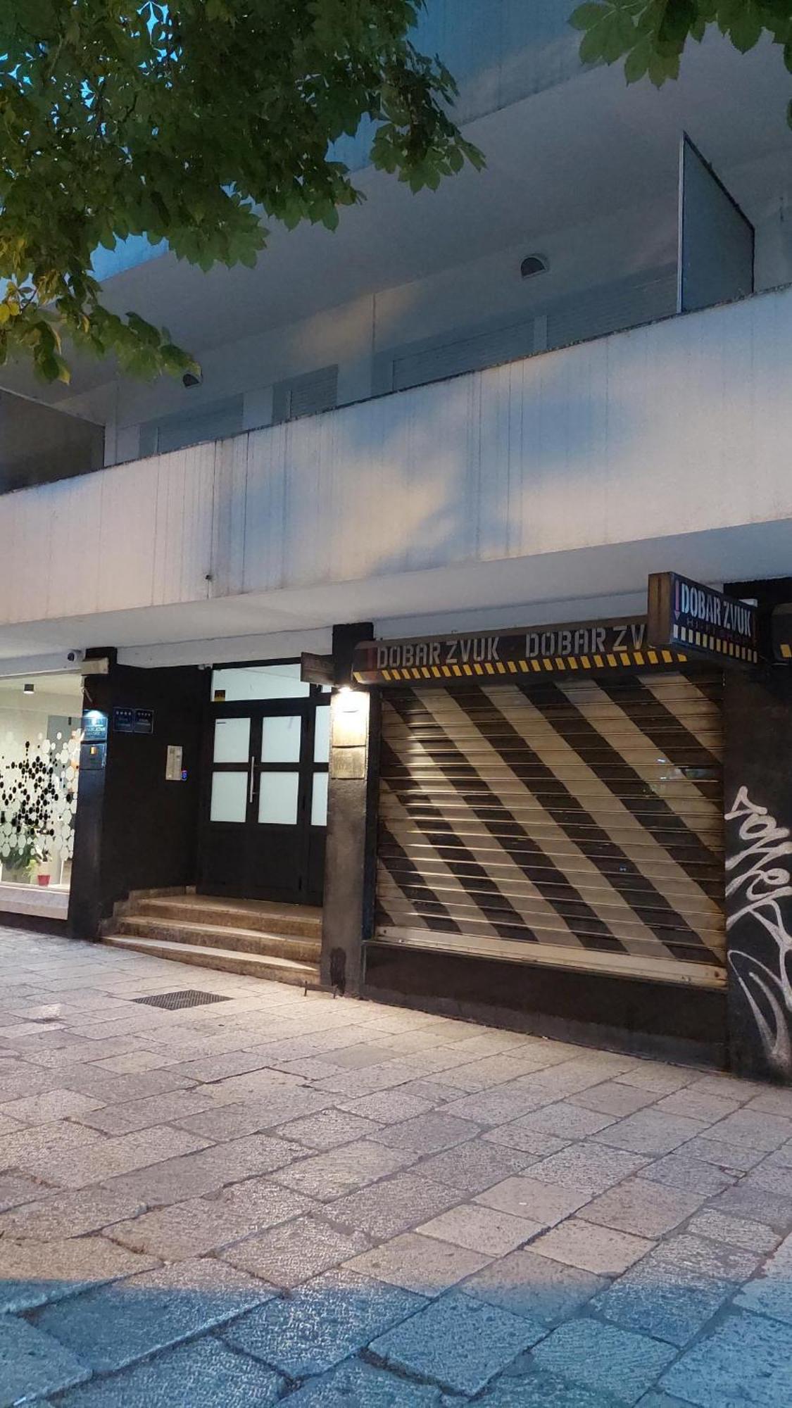 Room With Private Toilet And Balcony In City Center In Shared Apartment Split Exterior photo
